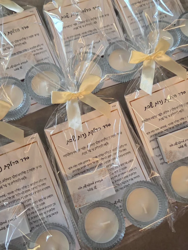 מארזי הפמוטים שלנו✨️
בשילוב ברכון מגנט וגפרורים - בעיצוב עדין, נקי ומיוחד 🤍